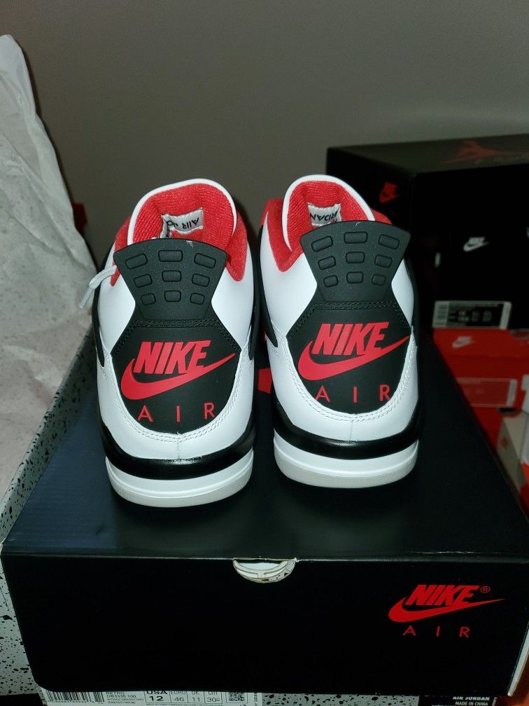 Jordan 4 Fire Red Sz 12 $300