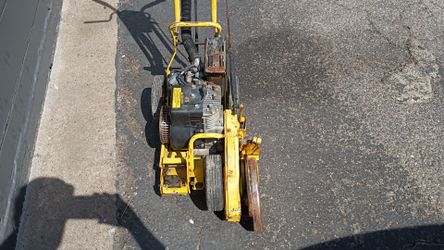 John Deere vintage gas powered edger