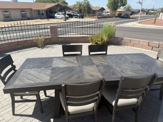 Dark Wood Dinning Table W 6 Chairs