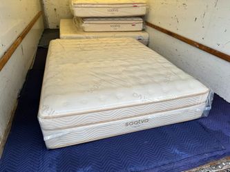Like New! Saatva Luxury Firm Queen Mattress - Delivery Available