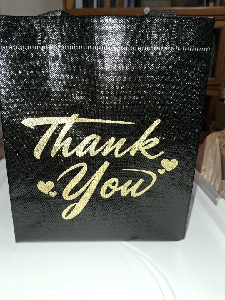 8 Gift Bags