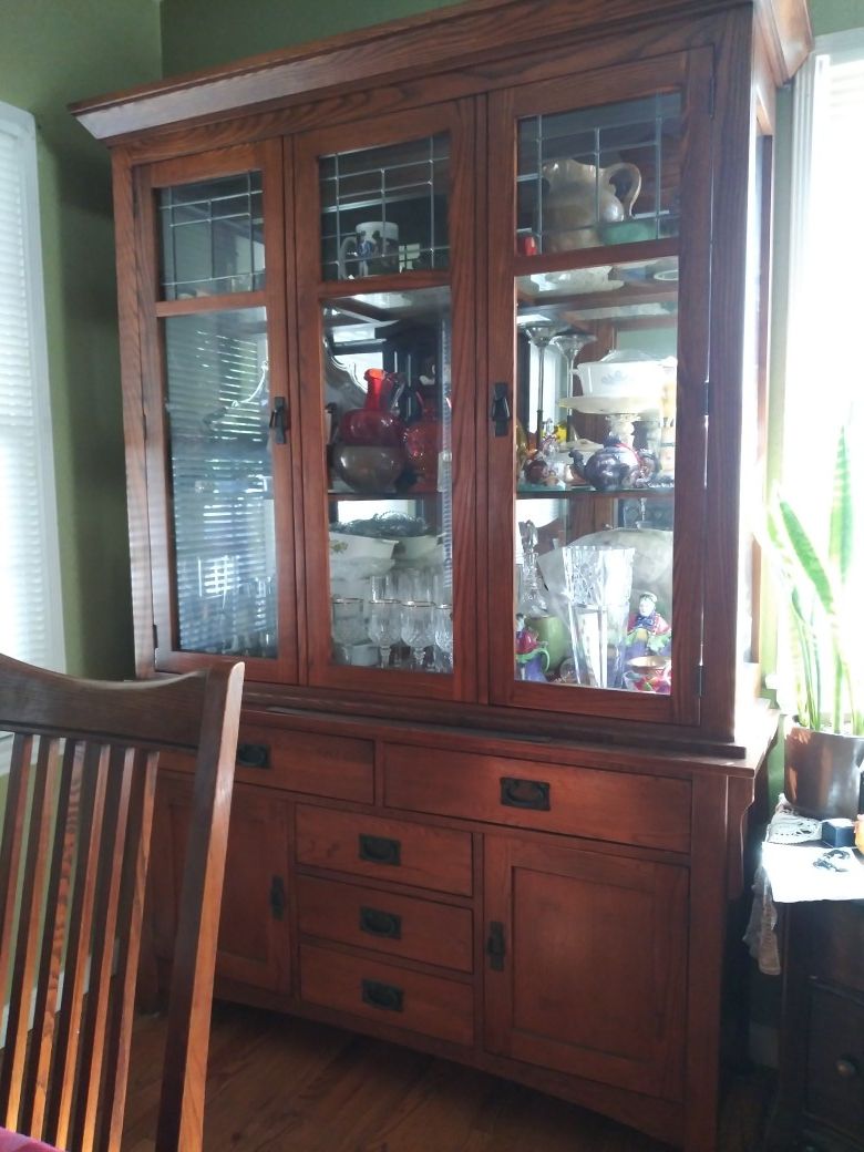 China cabinet table and 4 chairs