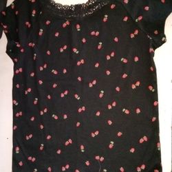 4 Tops Kids Size 10/12 And 1 Size 8medium