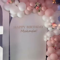 Balloon arches
