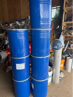 Single hand  welder’s buckets.