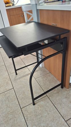 Black desk  (missing bottom shelf) New condition