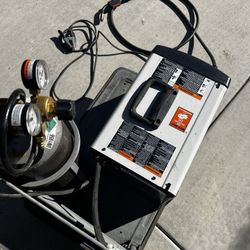 Hobart 190 220v Welding Machine with Gas Tank — Semi New