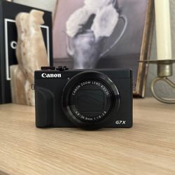 Canon G7x Mark III
