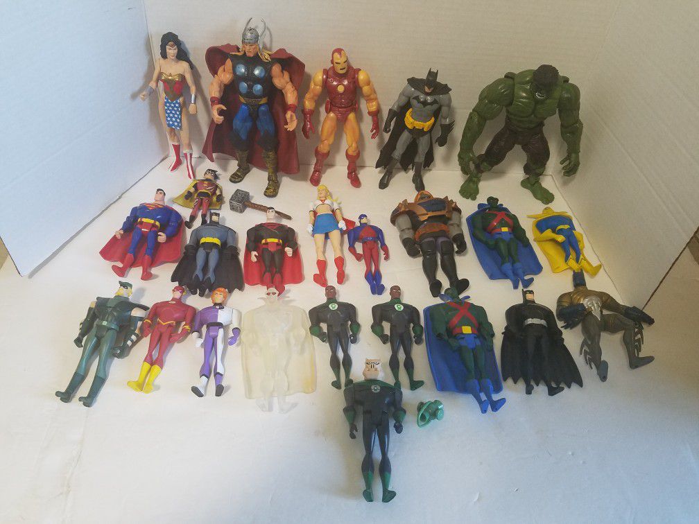 24 marvel and dc action figure lot
