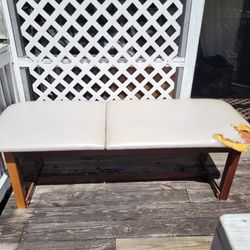 Free, therapy table / message
