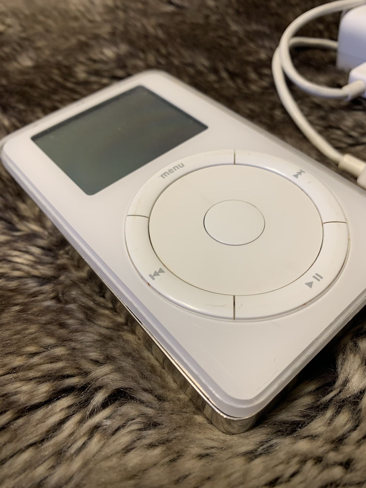 Apple iPod 2nd generation touch wheel 20GB (July 2002)