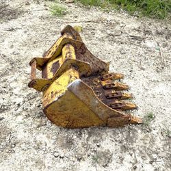 50609A9 EXCAVATOR BUCKET 23" 5 TEETH DIGGING BUCKET.