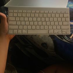 Apple Keyboard 