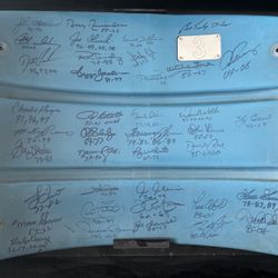 Trading My Yankees Game Used Seat Autographed By 39 Former Yankees - Steiner Certified For 1966 Mustang Parts / Work