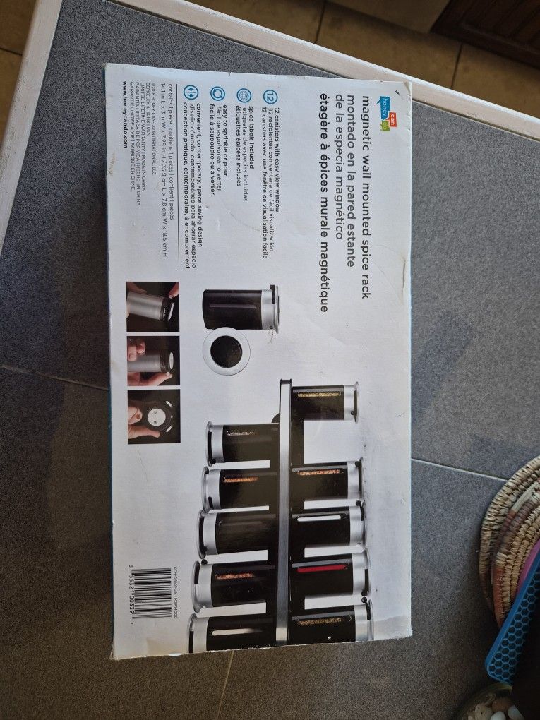 Honey Can Do Zero Gravity Wall Mount Magnetic Spice Rack