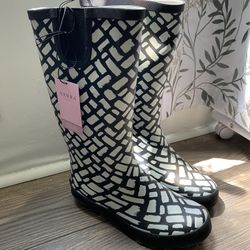Ladies Printed Tall Rain Boots New With Tags / Size 9 / Serra Brand