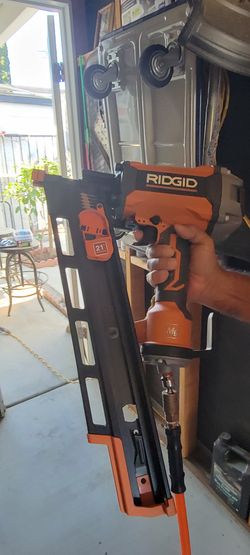 RIDGID Pneumatic 21-Degree 3-1/2 in. Round Head Framing Nailer