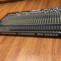 Behringer EURODESK MX3282 A Power Mixer 