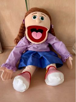 Silly Puppets 25" Amy Peach Girl