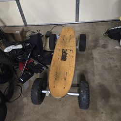 MotoTec E Skateboard with 2 motors and backup battery