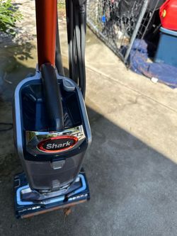 Shark Duo, upright and canister Vac.