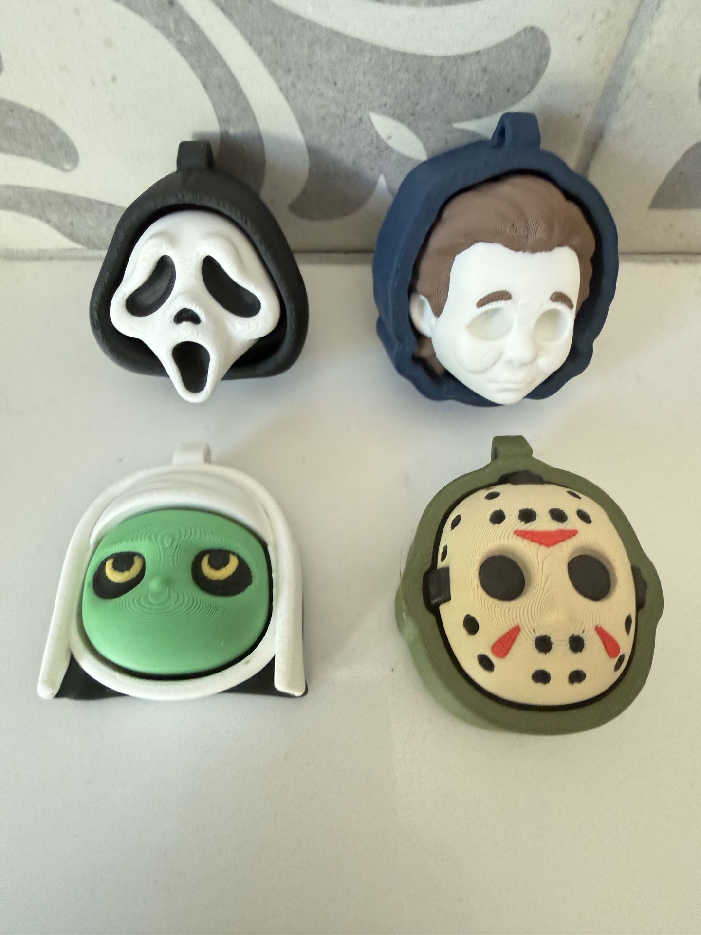 Halloween Horror Fidget Keychain Clickers β Jason Voorhees, Michael Myers, Ghostface, The Nun, Frankenstein & Skull Brain β Stress Relief Toy