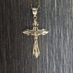 10K Solid Gold Valentino Chain 16” w/ Crucifix Pendant