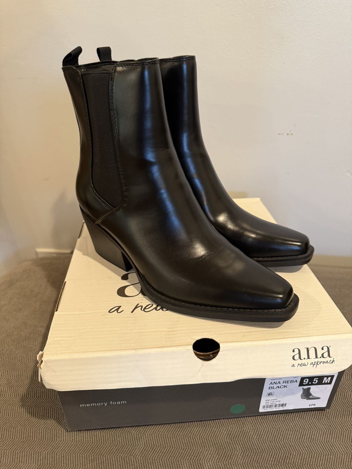 Women’s Black Boots Size 9.5