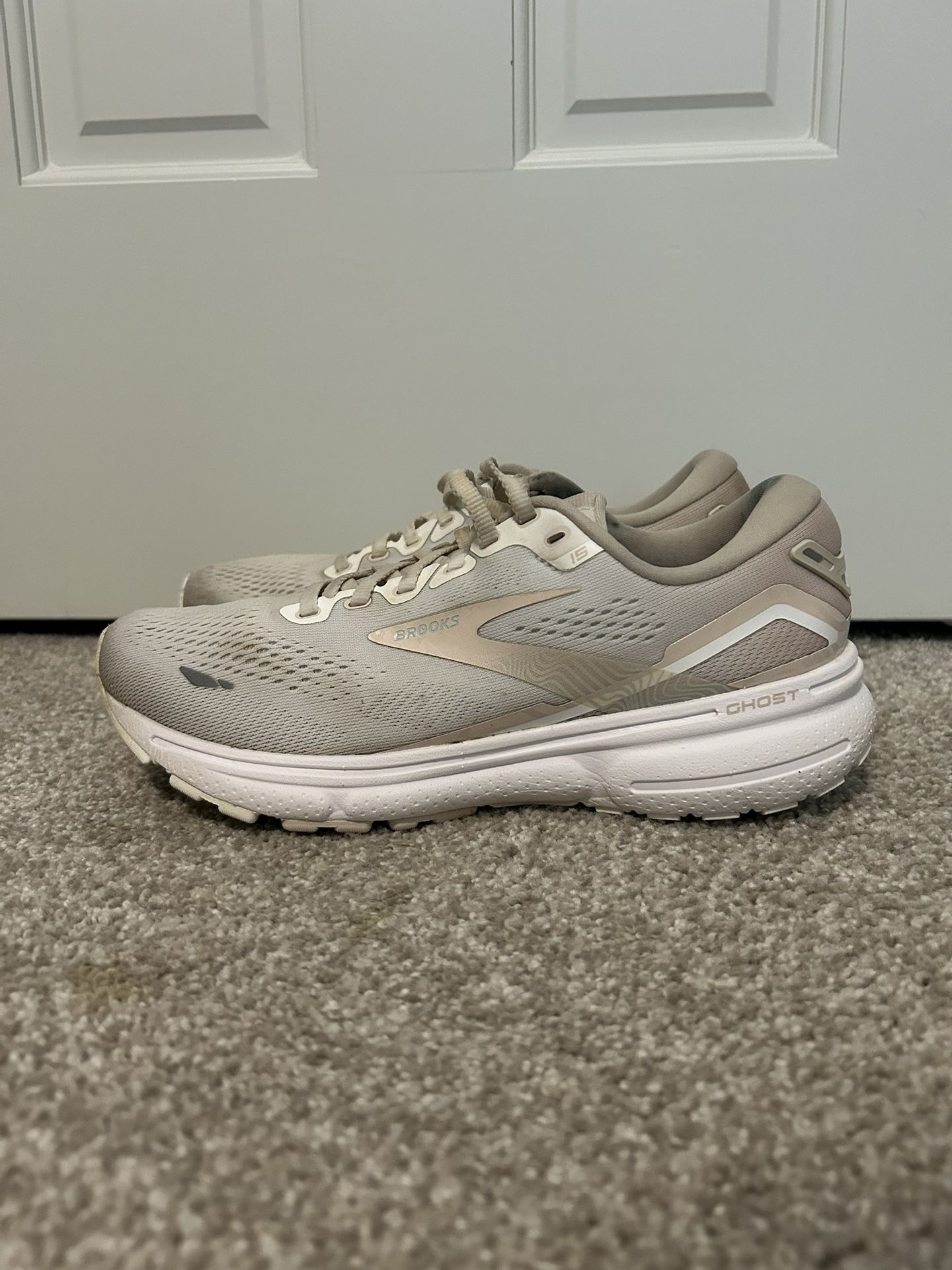 Brooks Ghost 15 All White - Size 7.5 (Great Condition)