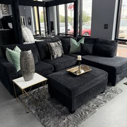 NEW SECTIONAL W OTTOMAN $799 