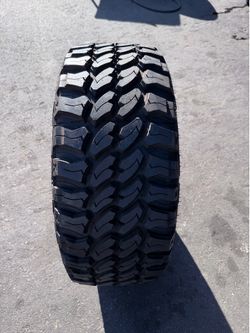 (1) Pro Comp Xtreme MT2 LT 305/65R17