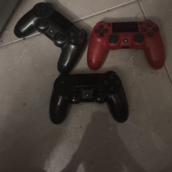 PlayStation 4 controllers
