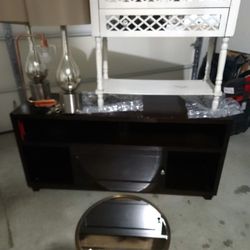 Tv Stand    Lamps    Mirror     Vanity  Desk