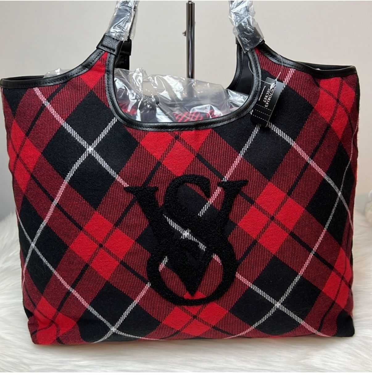 Victoria's Secret Red Plaid Tote Bag & Cozy Sherpa Blanket NEW