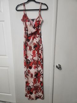 Pretty little thing dress fits like M/L high stretch
