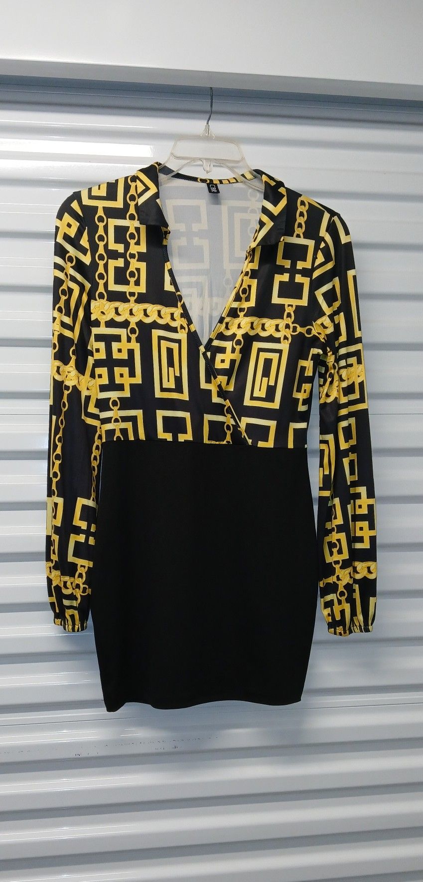 Womens CBR Black and Gold Geometric Dress Size L