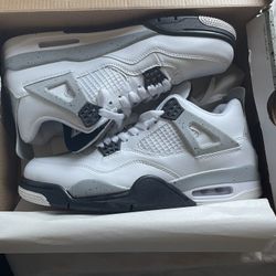 Air Jordan 4 Retro Of White Cement