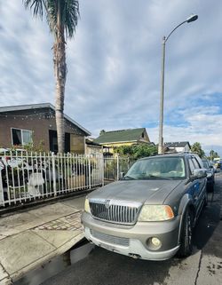 2004 Lincoln Navigator
