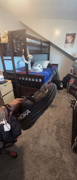 Hokas