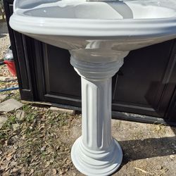 Pedestal Sink