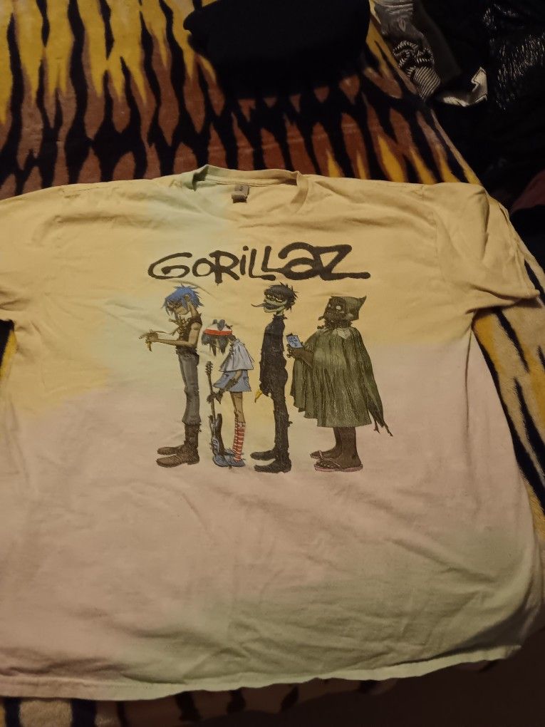 VINTAGE GORILLAZ PULL AND BEAR BAND TEE