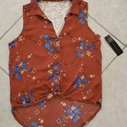 Womens No Boundaries Sleeveless Shirt XS