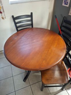 Round Dinner Table 4 Chairs