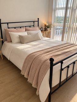 Modern Black Aluminum Full-Size Bed Frame