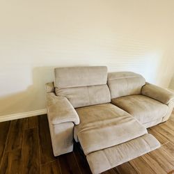 🛋️ Power Reclining Couch w/ USB Ports – $200 OBO
