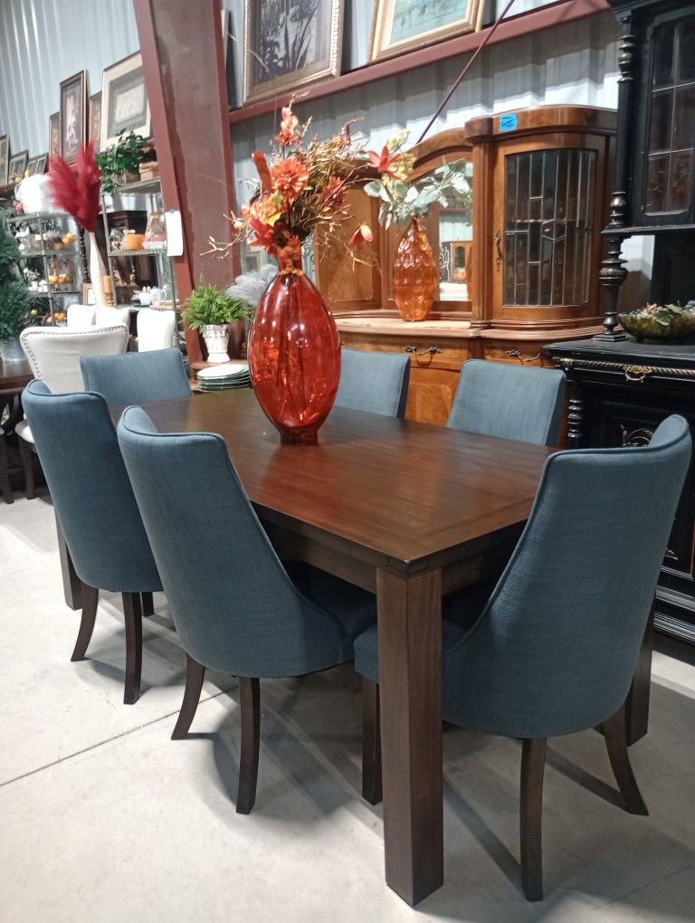 Beautiful Modern Dining Room Table Set