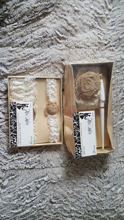 Rustic Wedding decor. Pen and garter set