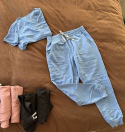 Figs Scrub Set - Joggers + V-Neck