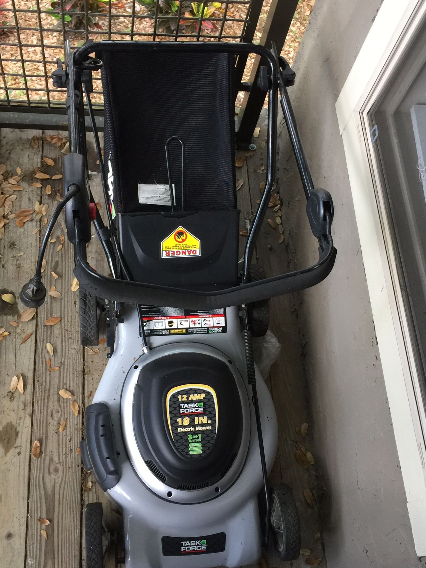 Task Force 12 amp 18 in lawn mower. for Sale in Apopka, FL OfferUp