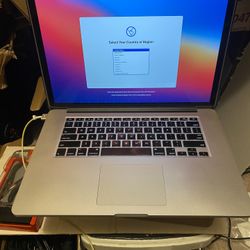 Mid 2014 Apple MacBook Pro i7 15”